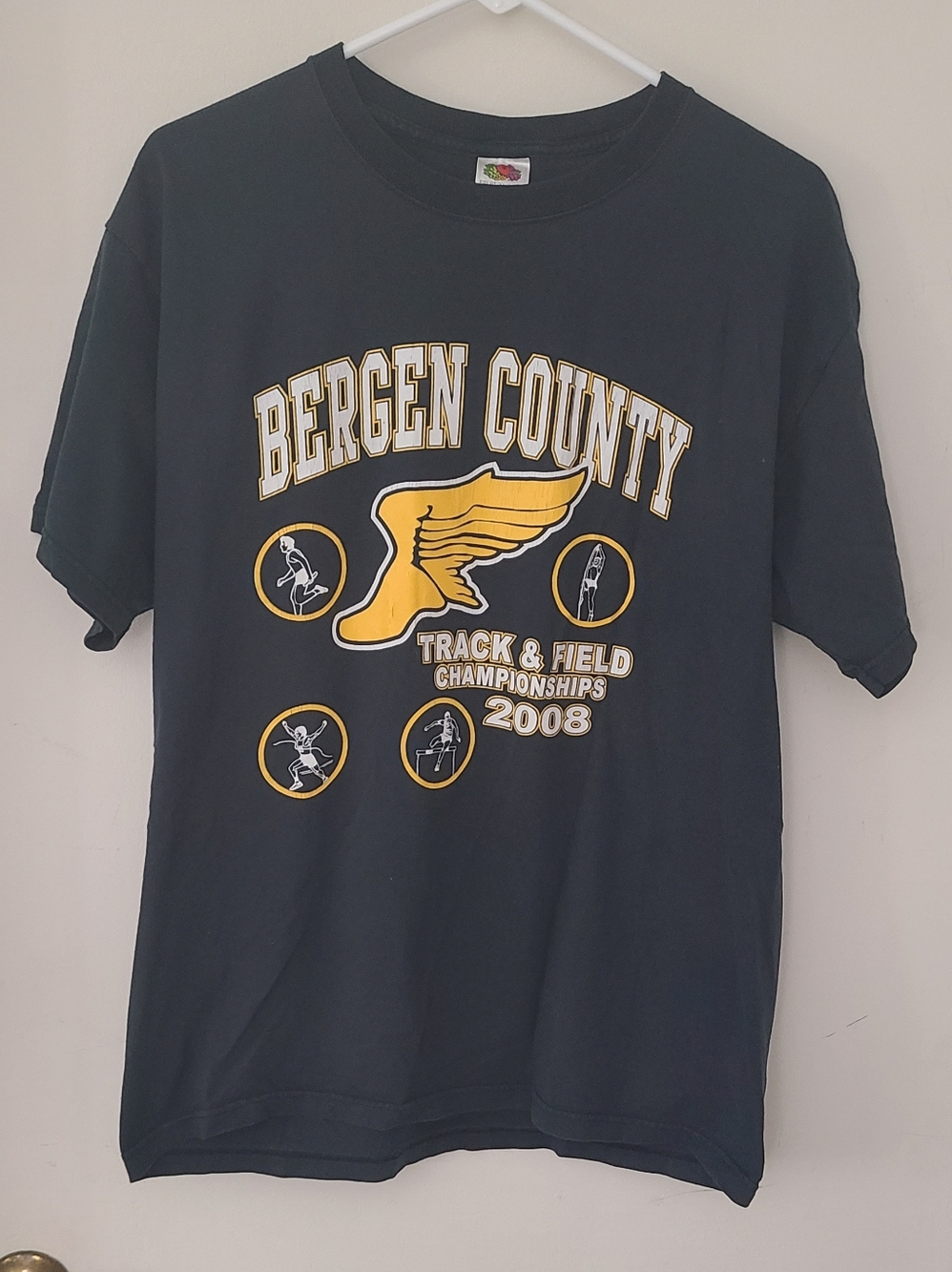 Vintage Fruit of the Loom Bergen County Track & Field T-Shirt Large Y2K